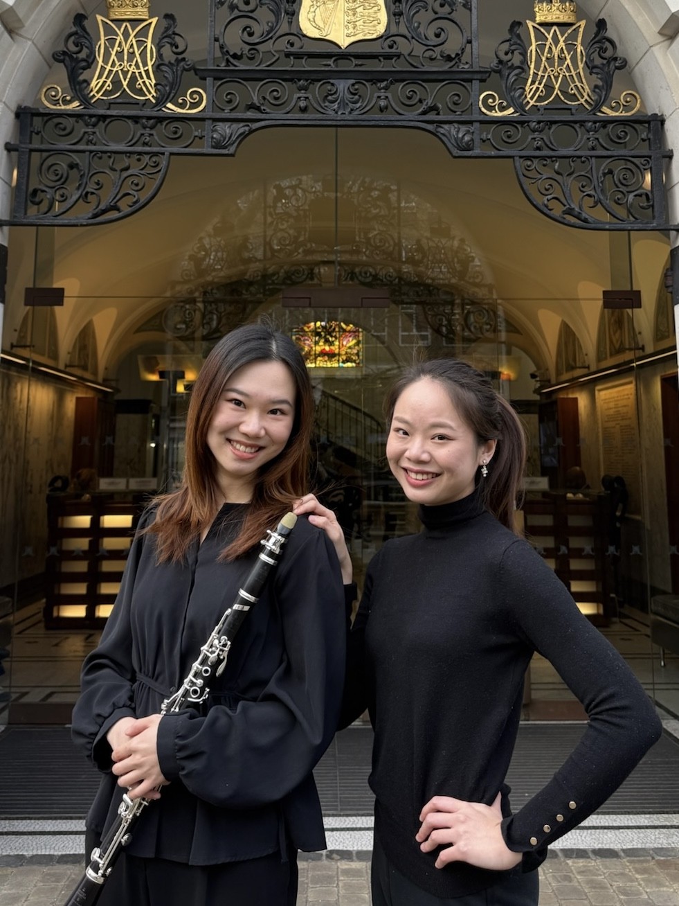 hitomi_and_michelle_photo