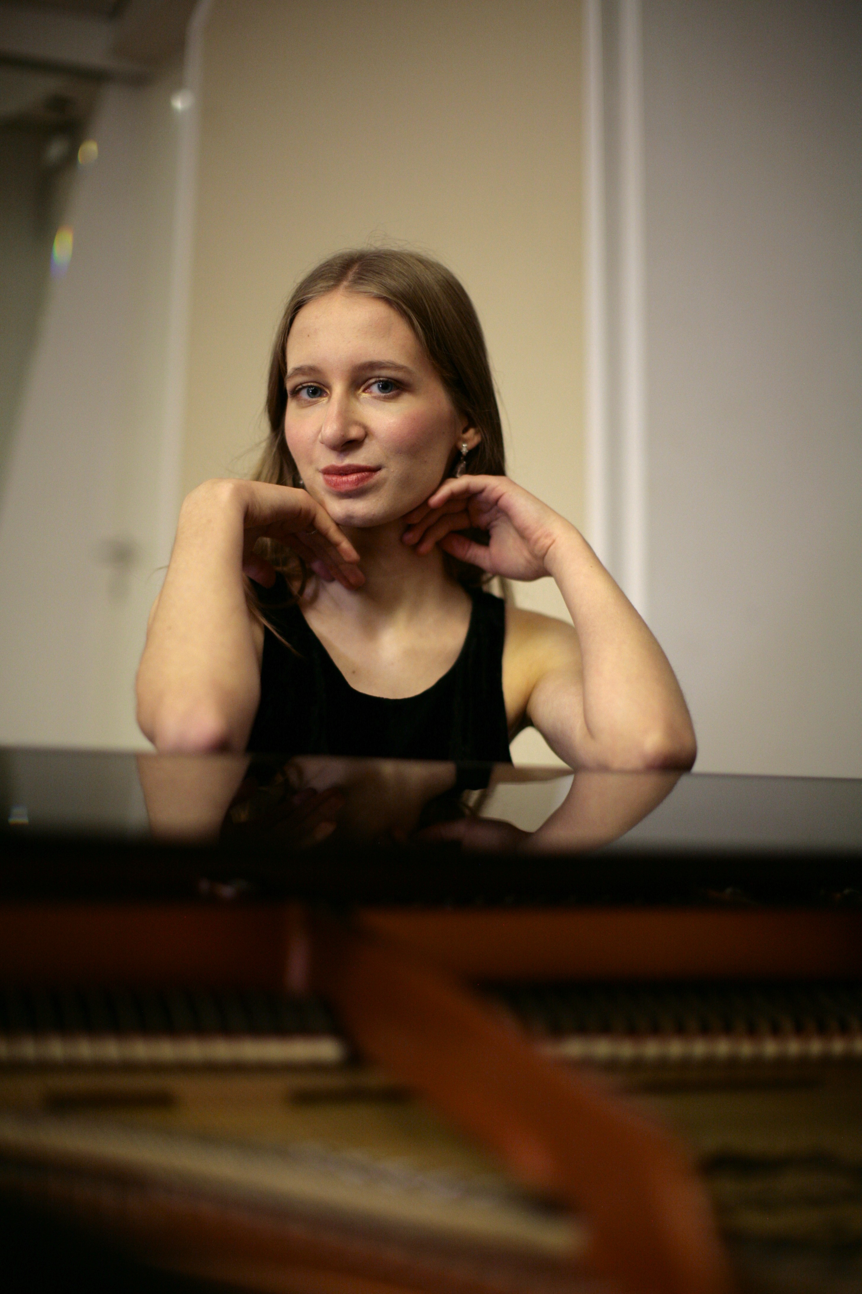 Anelise Gamescu Headshot 2.JPG 